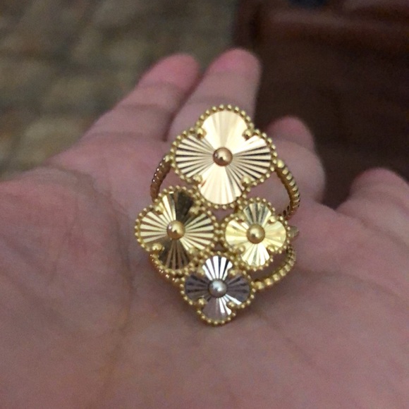 18K Japan Tricolor Flower/Clover leaf Ring 8.5” - Picture 6 of 7